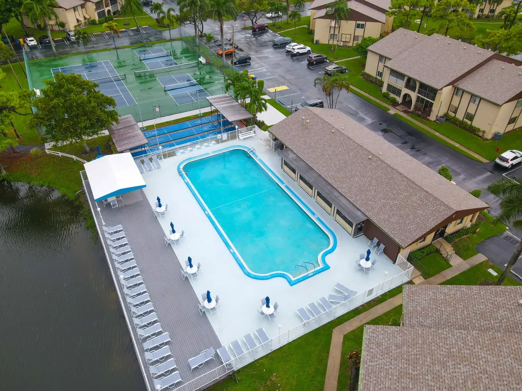 321 Pine Ridge Circle Greenacres FL 33463
