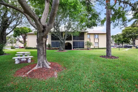 321 Pine Ridge Circle Greenacres FL 33463