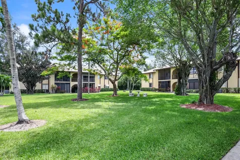 321 Pine Ridge Circle Greenacres FL 33463