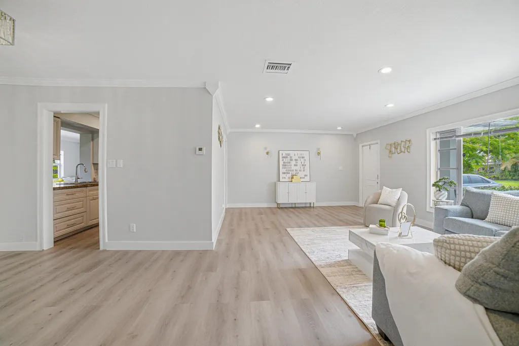 8106 NW 101st Avenue Tamarac FL 33321