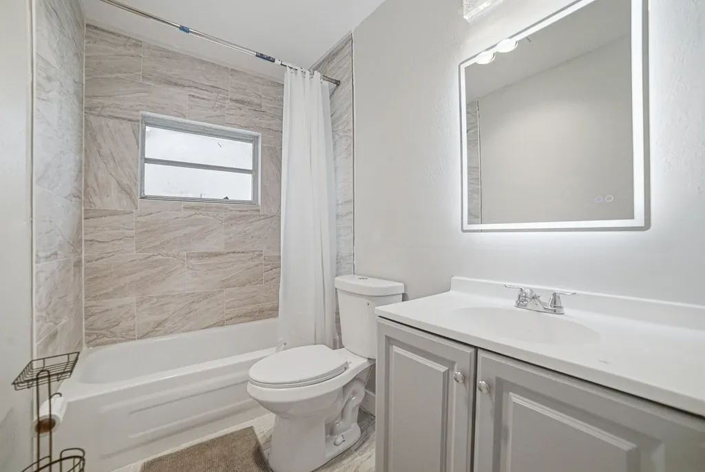 8106 NW 101st Avenue Tamarac FL 33321