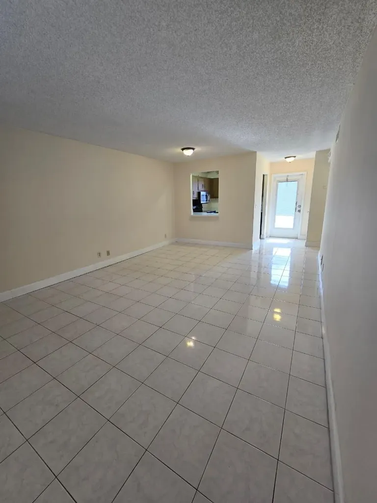 550 SE 2nd Avenue Deerfield Beach FL 33441