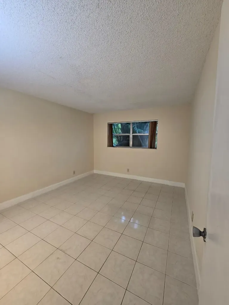 550 SE 2nd Avenue Deerfield Beach FL 33441