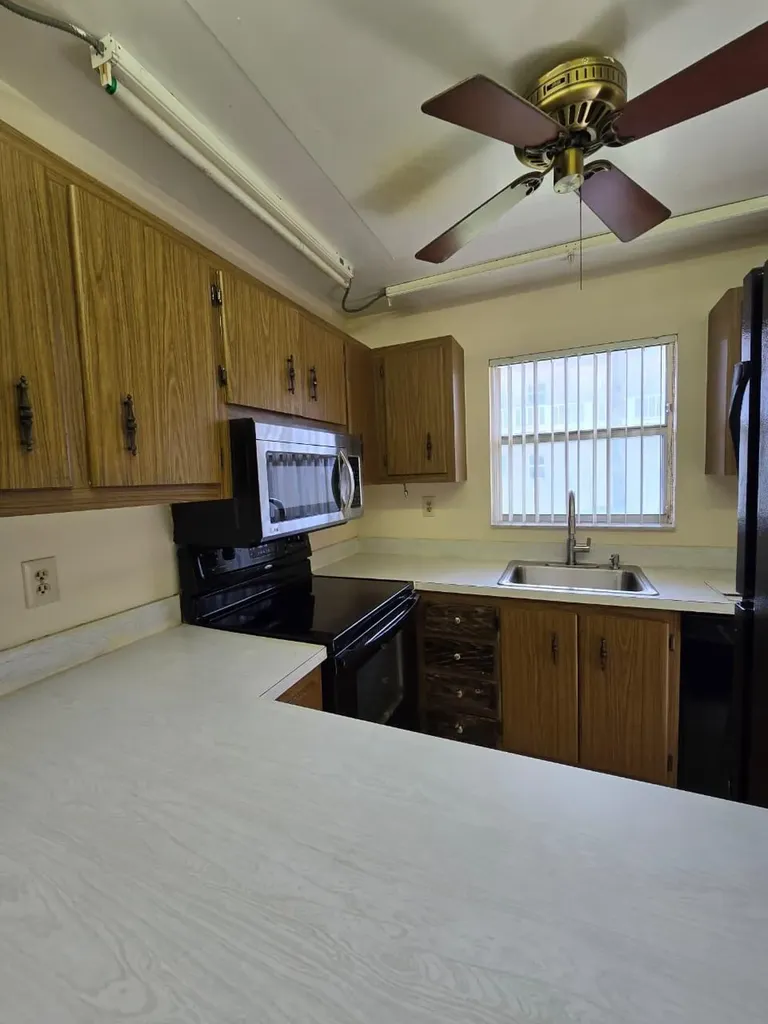 550 SE 2nd Avenue Deerfield Beach FL 33441