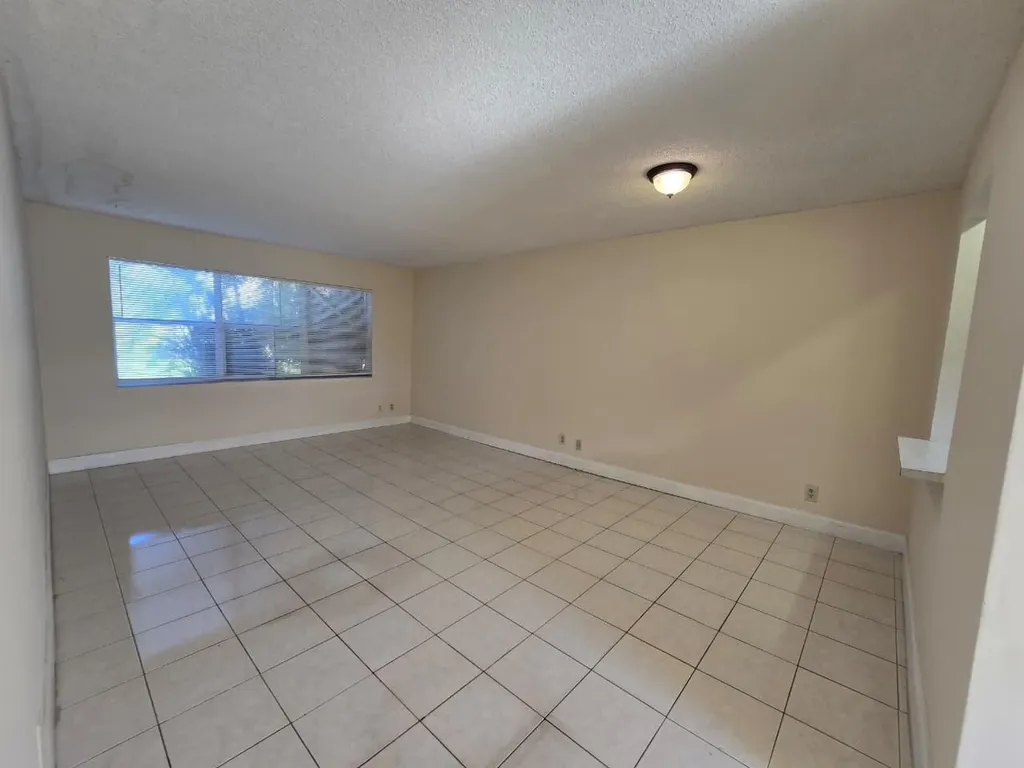 550 SE 2nd Avenue Deerfield Beach FL 33441