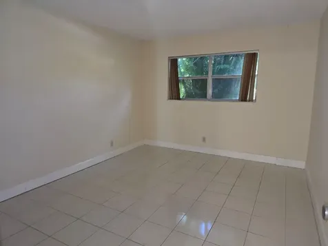 550 SE 2nd Avenue Deerfield Beach FL 33441