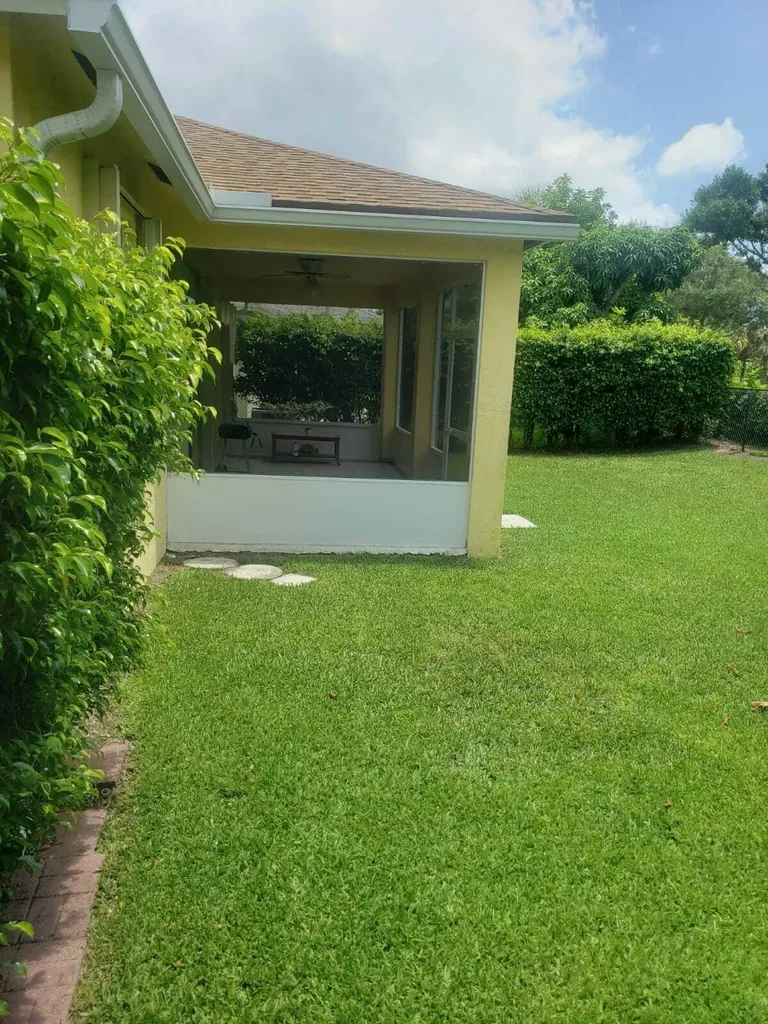 1320 Fishers Place Greenacres FL 33413