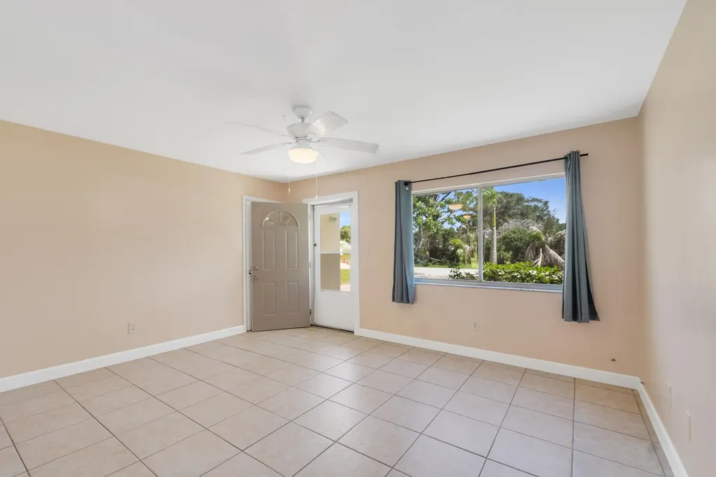 6195 7th Street Vero Beach FL 32968