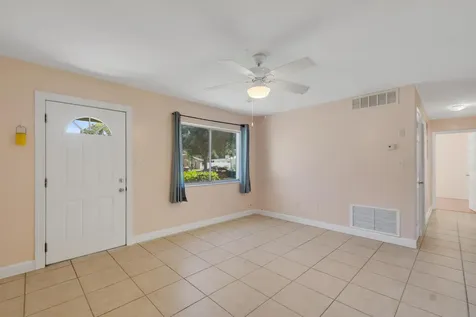 6195 7th Street Vero Beach FL 32968