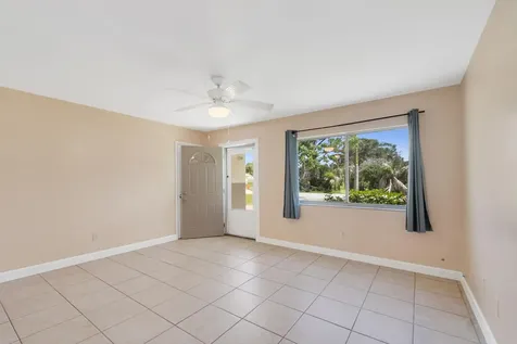 6195 7th Street Vero Beach FL 32968