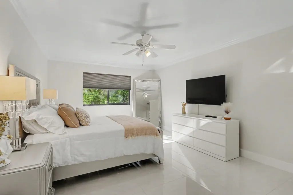 6328 W Longboat Lane W Boca Raton FL 33433