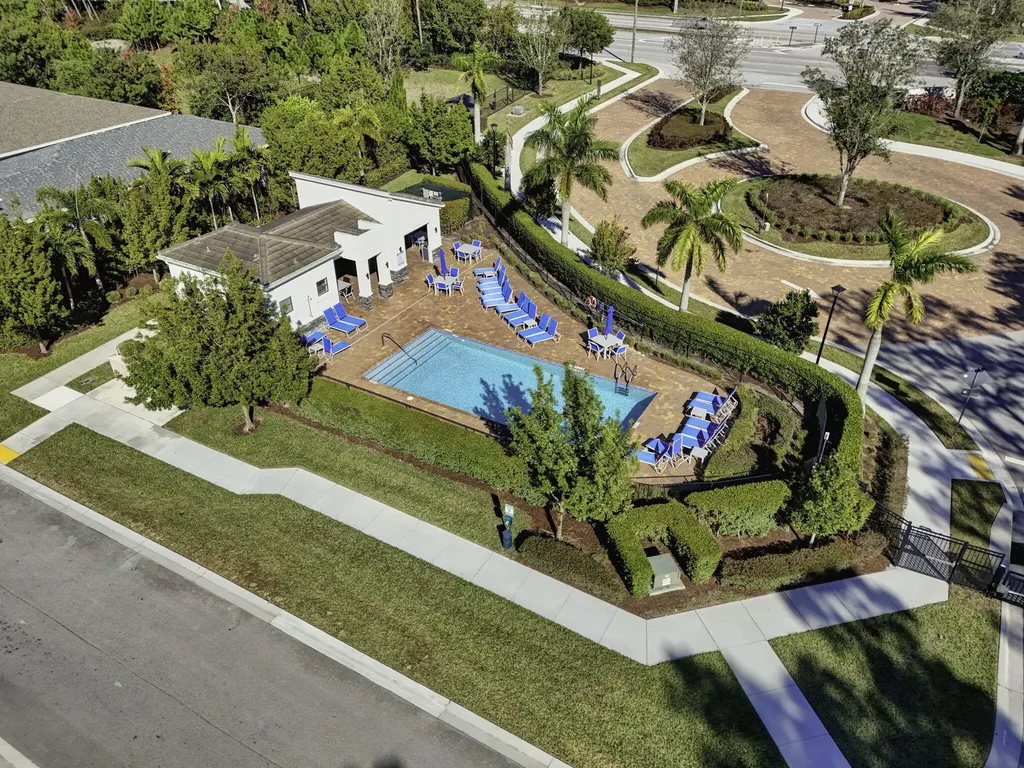6607 Pointe Of Woods Drive West Palm Beach FL 33415