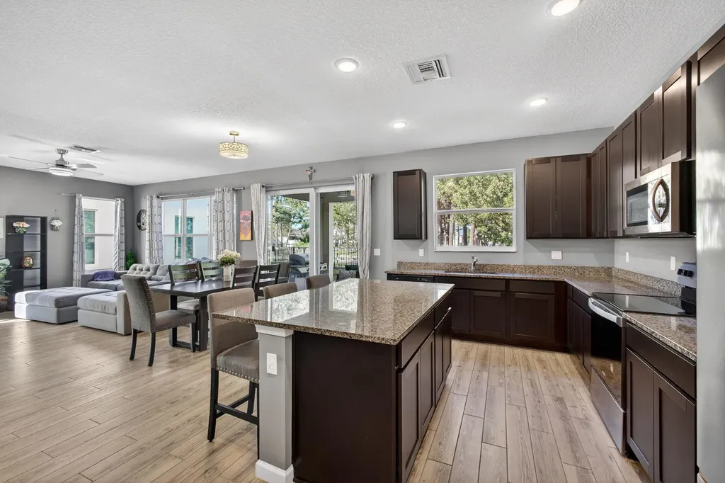 6607 Pointe Of Woods Drive West Palm Beach FL 33415