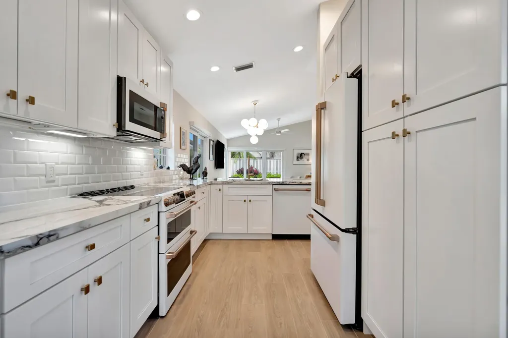 28 Admirals Court Palm Beach Gardens FL 33418