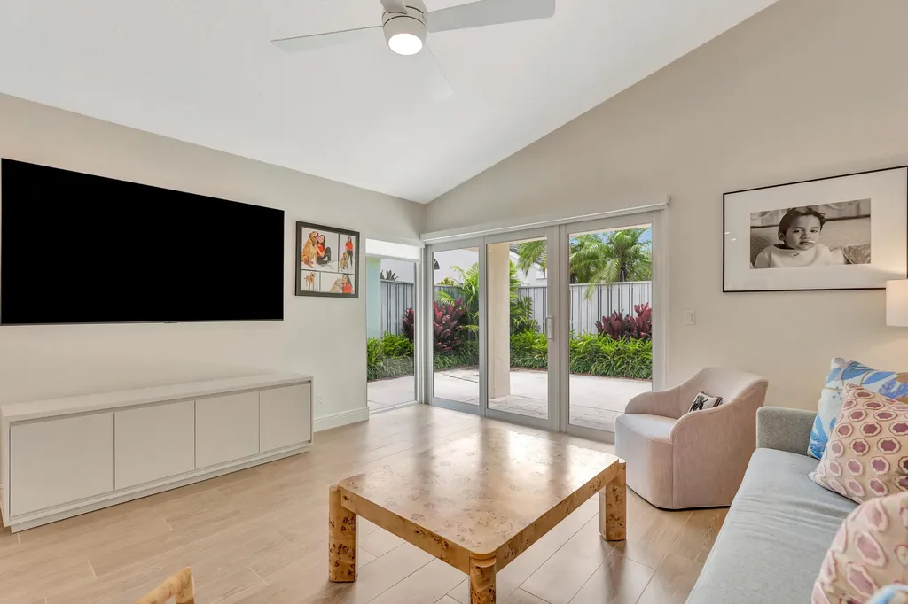 28 Admirals Court Palm Beach Gardens FL 33418