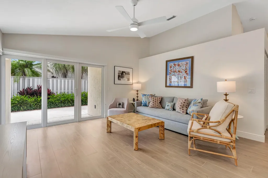 28 Admirals Court Palm Beach Gardens FL 33418