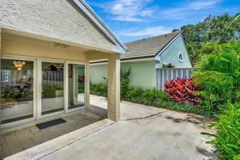 28 Admirals Court Palm Beach Gardens FL 33418