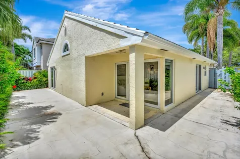 28 Admirals Court Palm Beach Gardens FL 33418