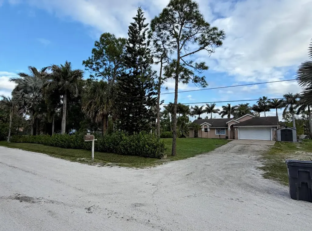 15665 66th Court N The Acreage FL 33470