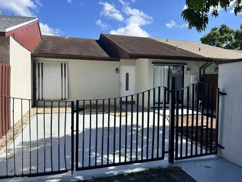 5672 Biscayne Drive S Greenacres FL 33463