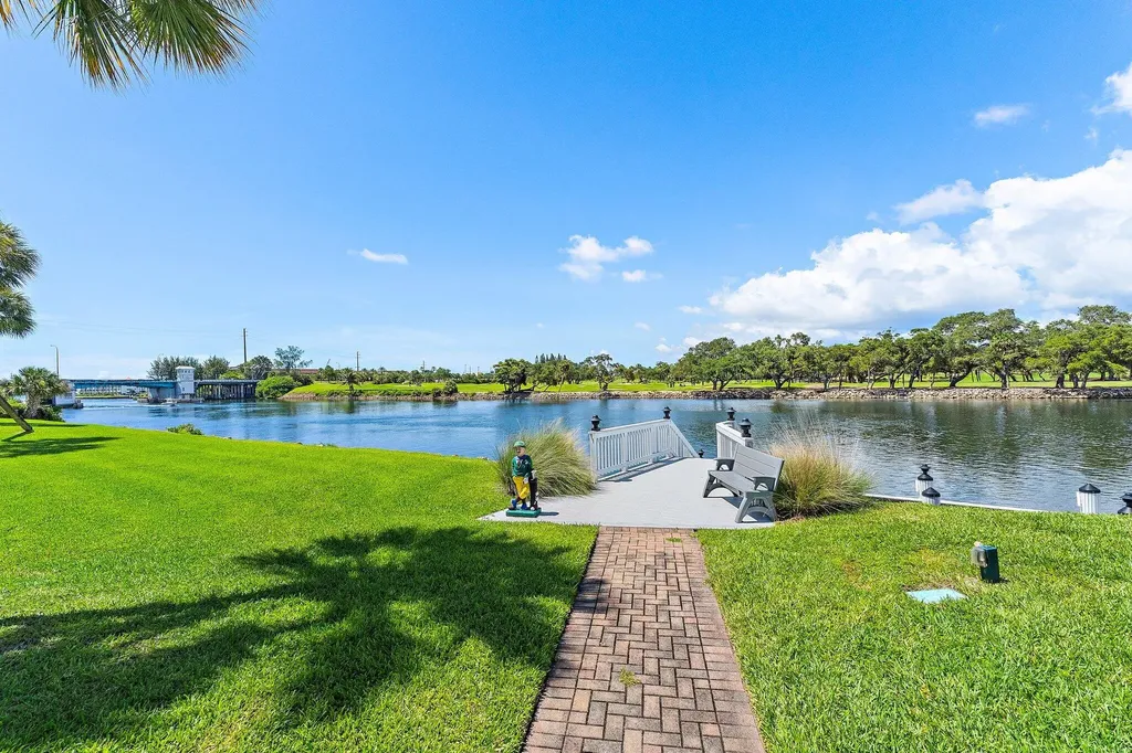 336 Golfview Road North Palm Beach FL 33408