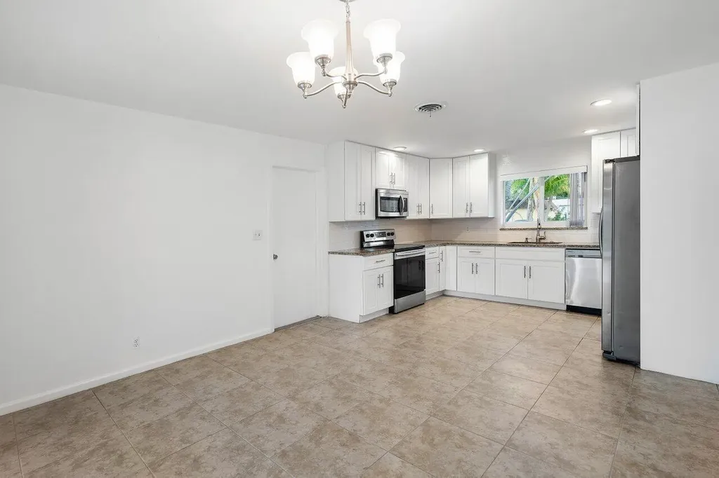 617 SE 8th Avenue Deerfield Beach FL 33441