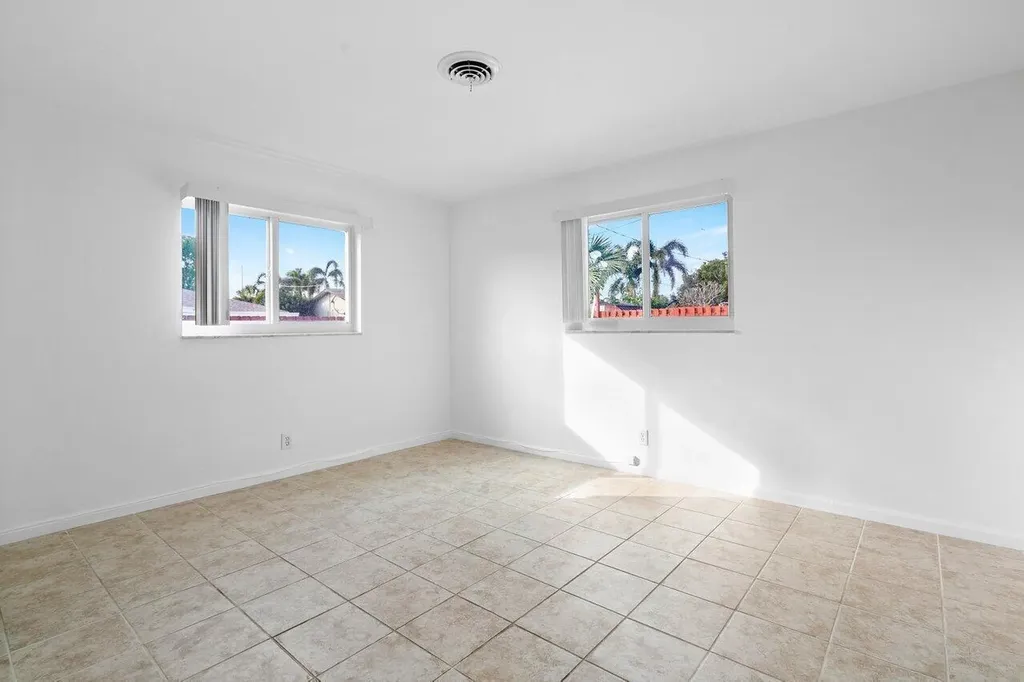 617 SE 8th Avenue Deerfield Beach FL 33441