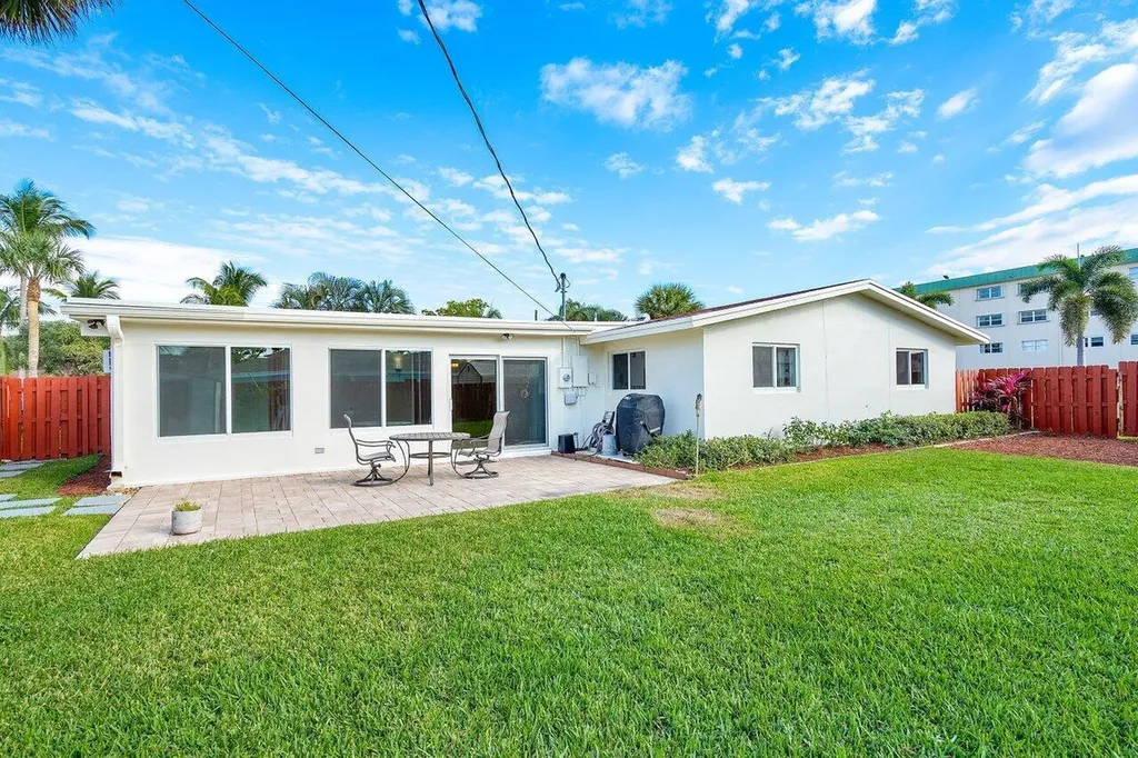 617 SE 8th Avenue Deerfield Beach FL 33441