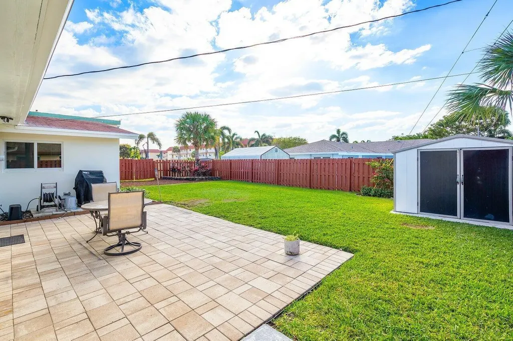 617 SE 8th Avenue Deerfield Beach FL 33441