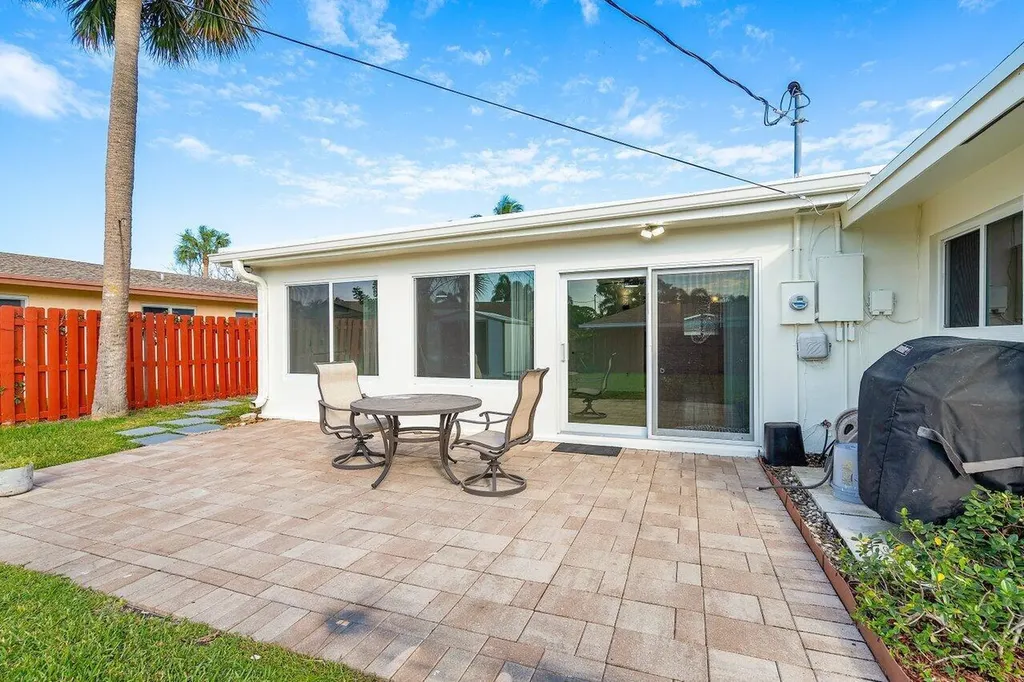 617 SE 8th Avenue Deerfield Beach FL 33441