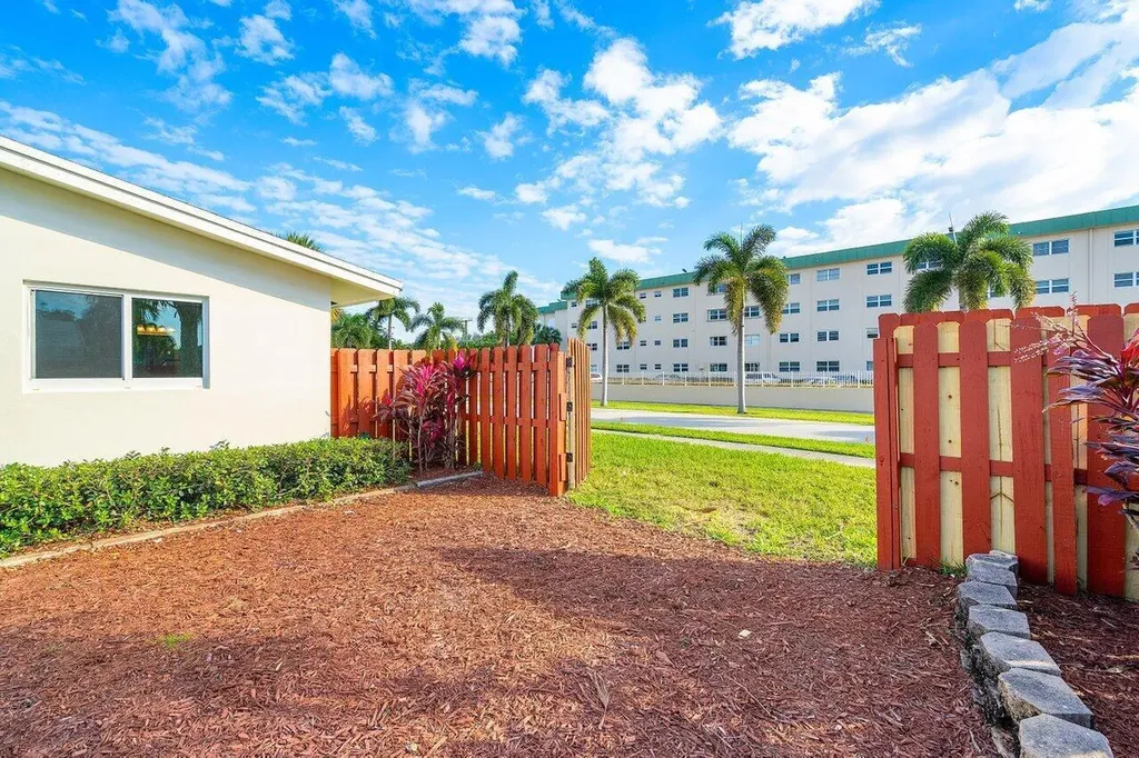 617 SE 8th Avenue Deerfield Beach FL 33441