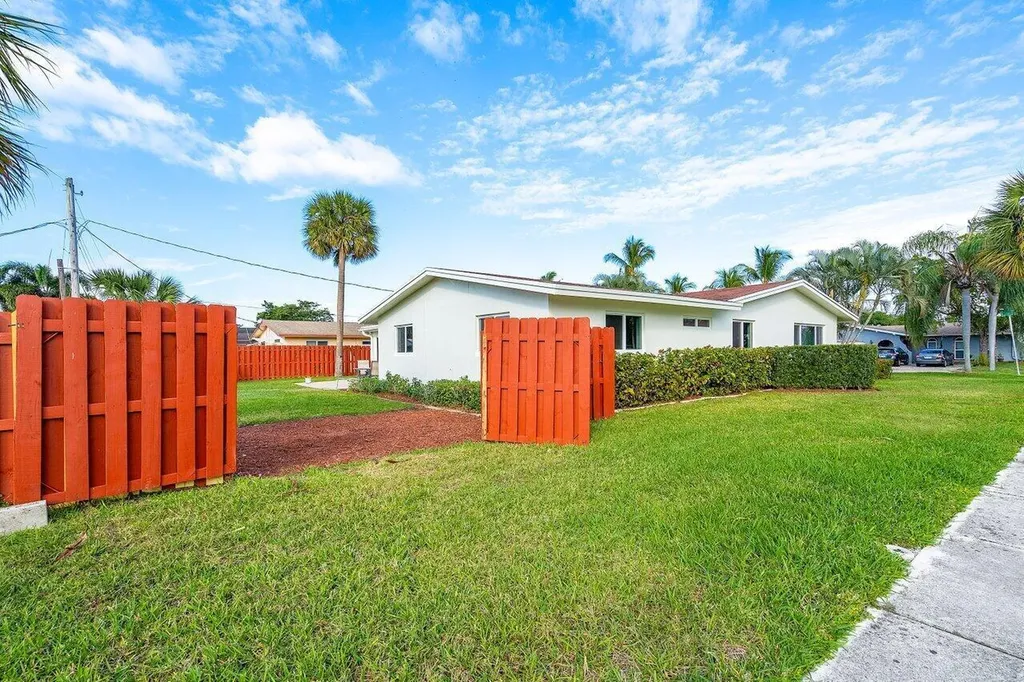 617 SE 8th Avenue Deerfield Beach FL 33441
