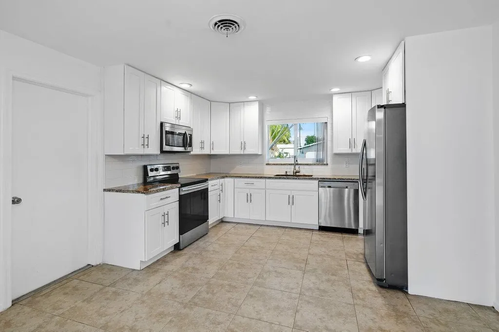 617 SE 8th Avenue Deerfield Beach FL 33441