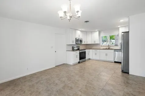 617 SE 8th Avenue Deerfield Beach FL 33441