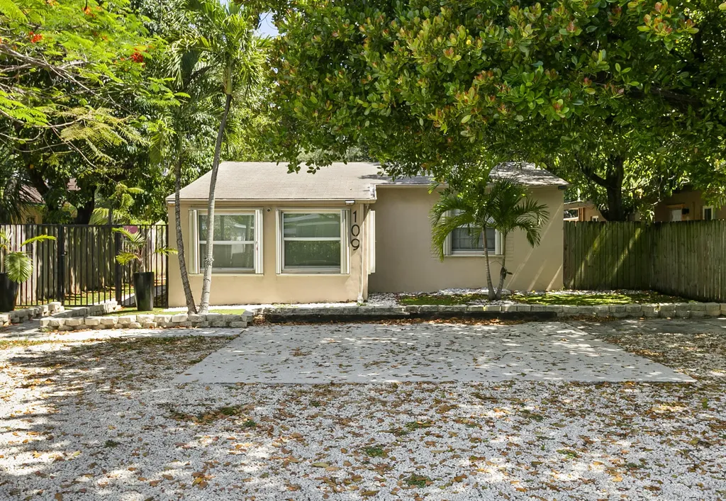 109 SE 23rd Street Fort Lauderdale FL 33316