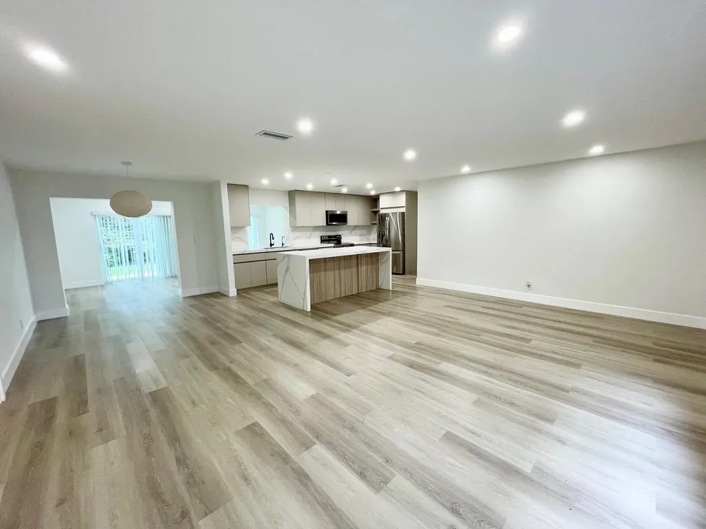 8205 NW 106th Avenue Tamarac FL 33321
