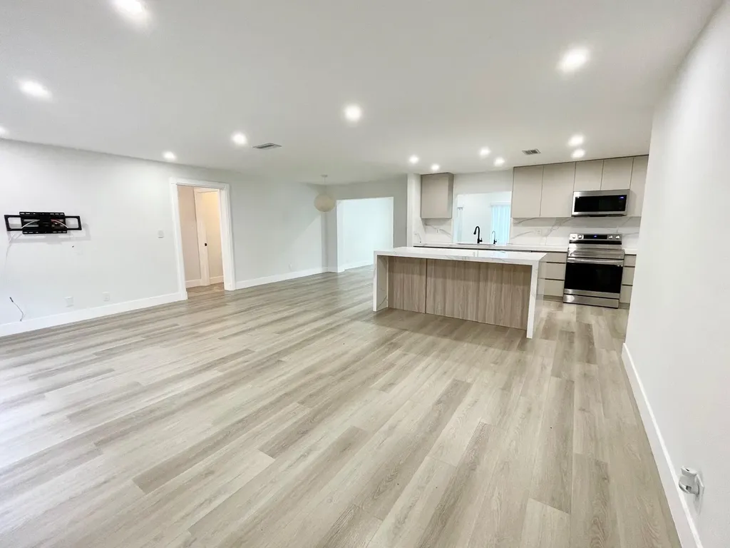 8205 NW 106th Avenue Tamarac FL 33321