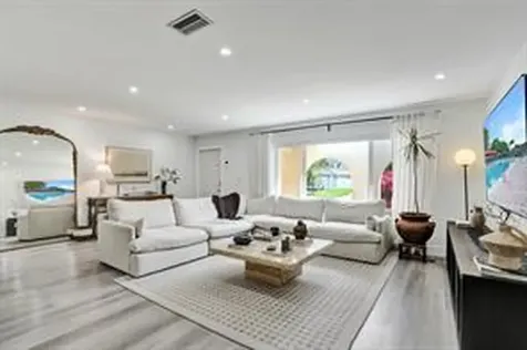 8205 NW 106th Avenue Tamarac FL 33321
