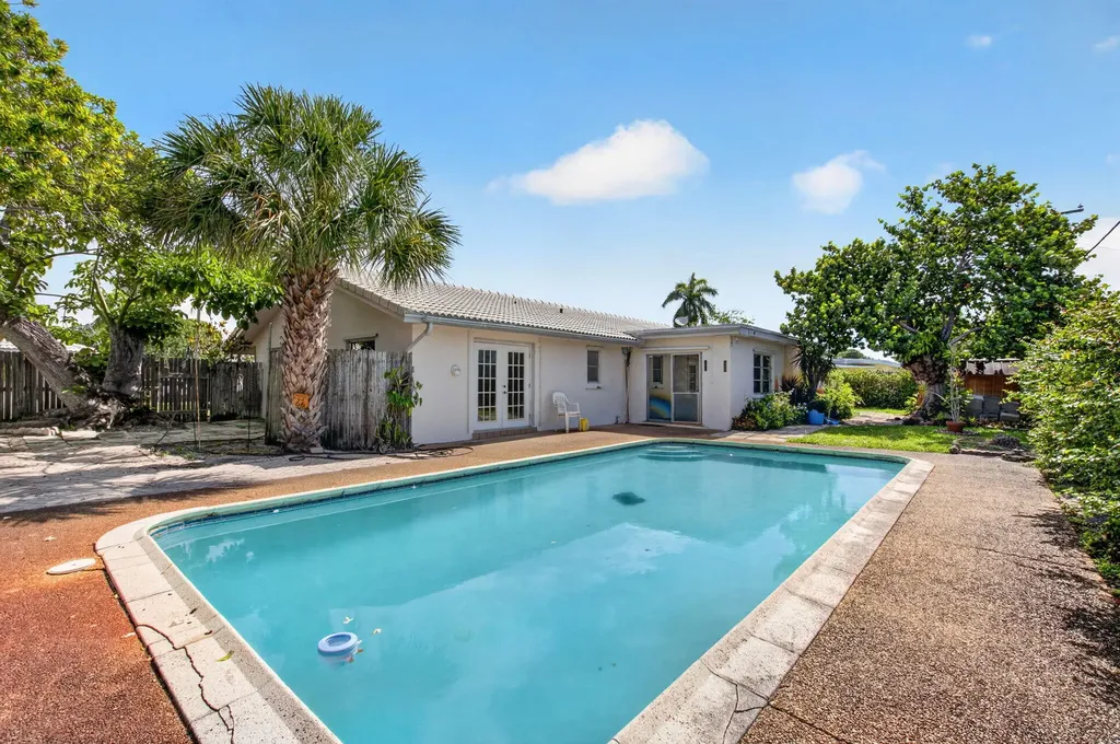 1370 SW 27th Place Boynton Beach FL 33426