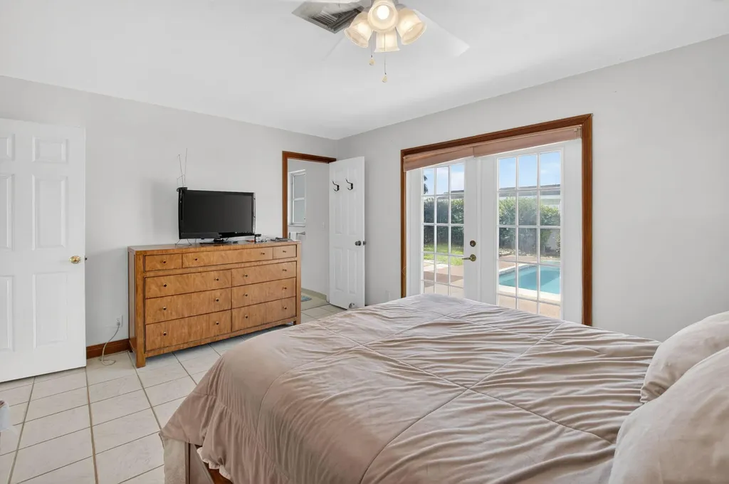 1370 SW 27th Place Boynton Beach FL 33426