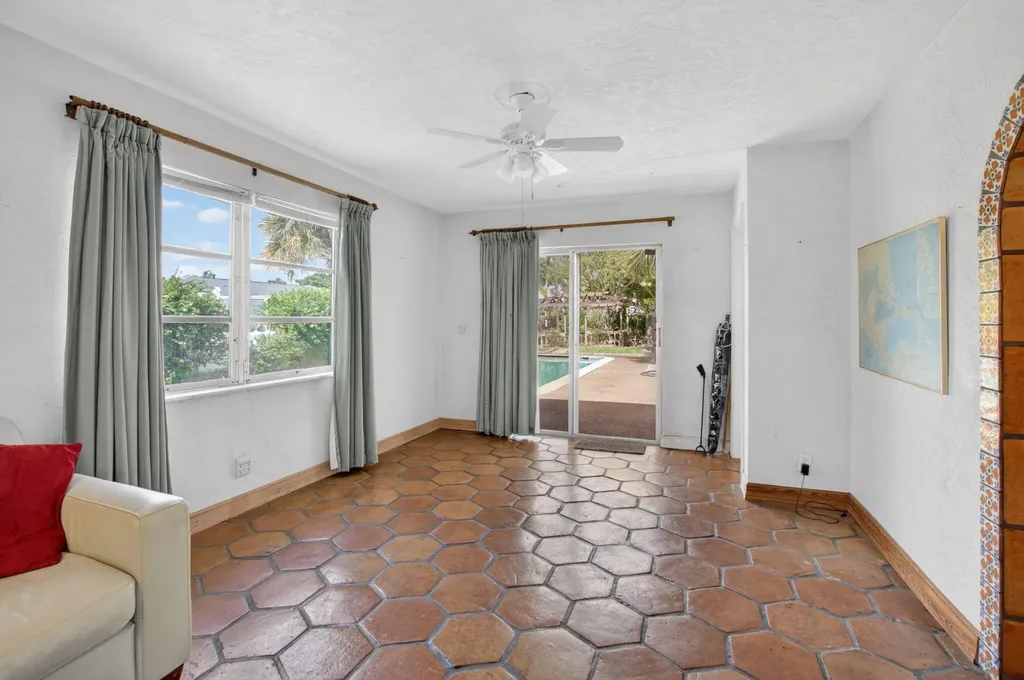 1370 SW 27th Place Boynton Beach FL 33426