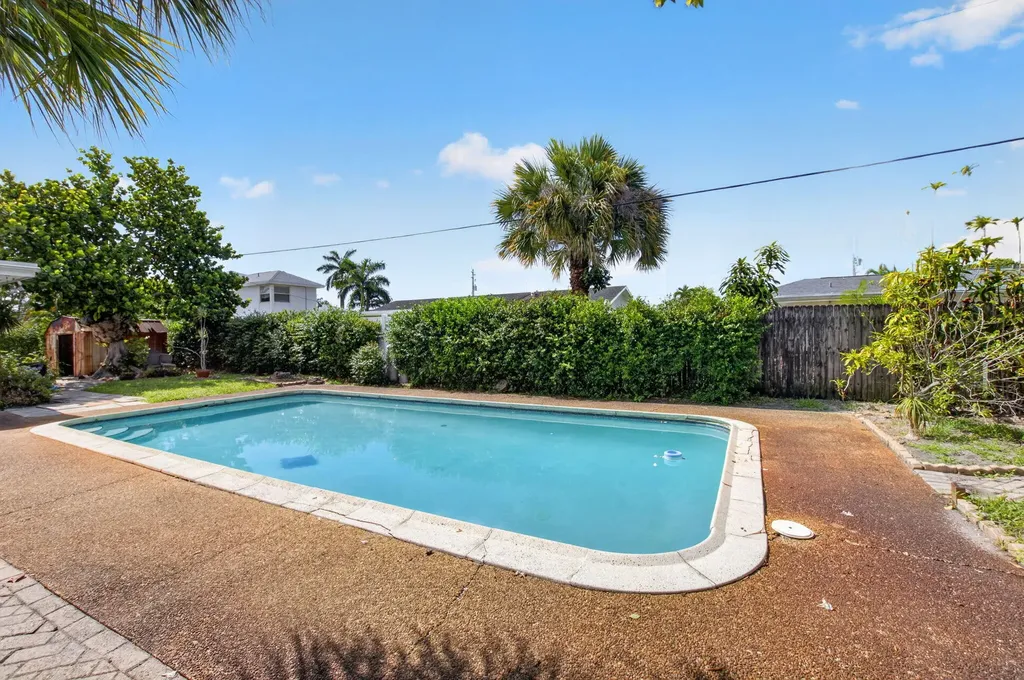 1370 SW 27th Place Boynton Beach FL 33426