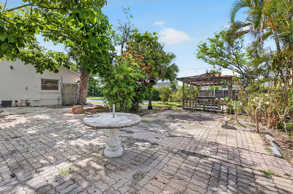 1370 SW 27th Place Boynton Beach FL 33426