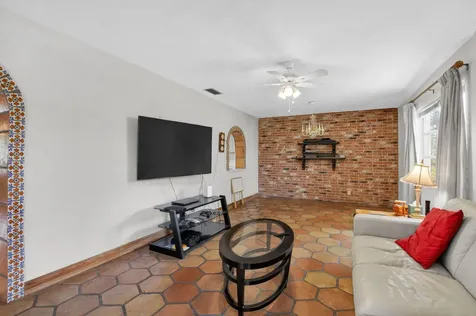 1370 SW 27th Place Boynton Beach FL 33426