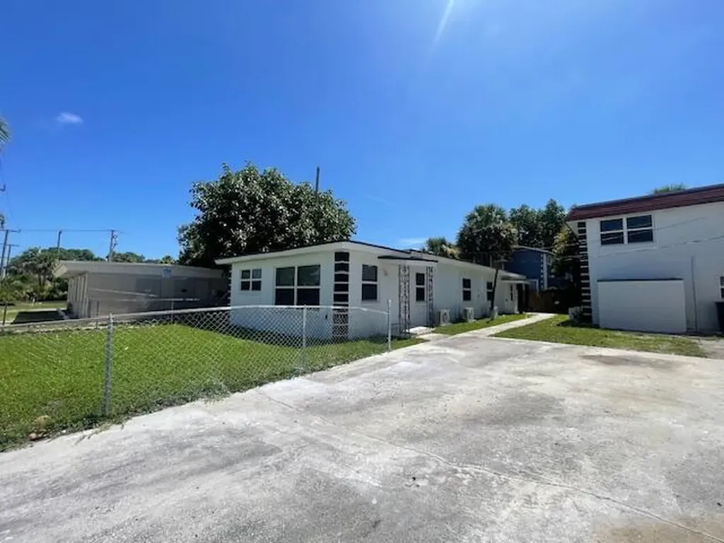 304 N Tamarind Avenue West Palm Beach FL 33401
