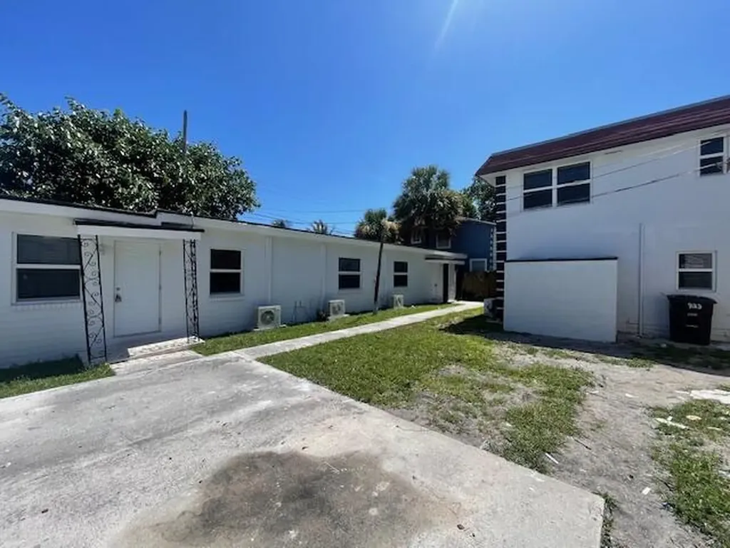 304 N Tamarind Avenue West Palm Beach FL 33401