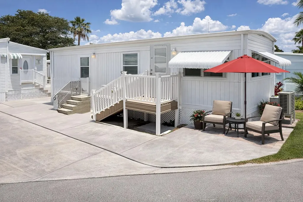 206 Eagle Drive E Briny Breezes FL 33435