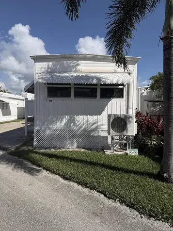 206 Eagle Drive E Briny Breezes FL 33435