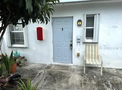 31 SW 10th Street Dania Beach FL 33004