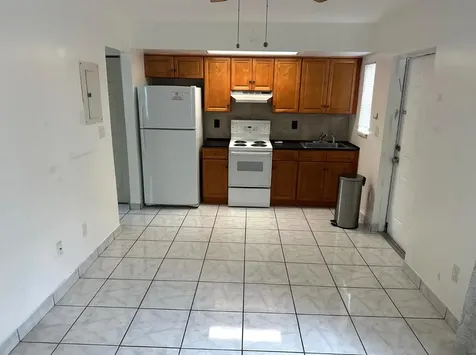 31 SW 10th Street Dania Beach FL 33004